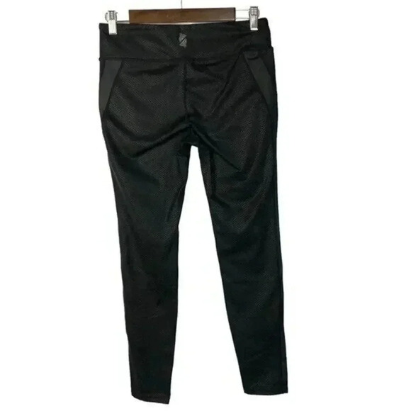 Zumba ID Strong Black Textured Mid Rise Athletic Leggings L - Picture 2 of 3